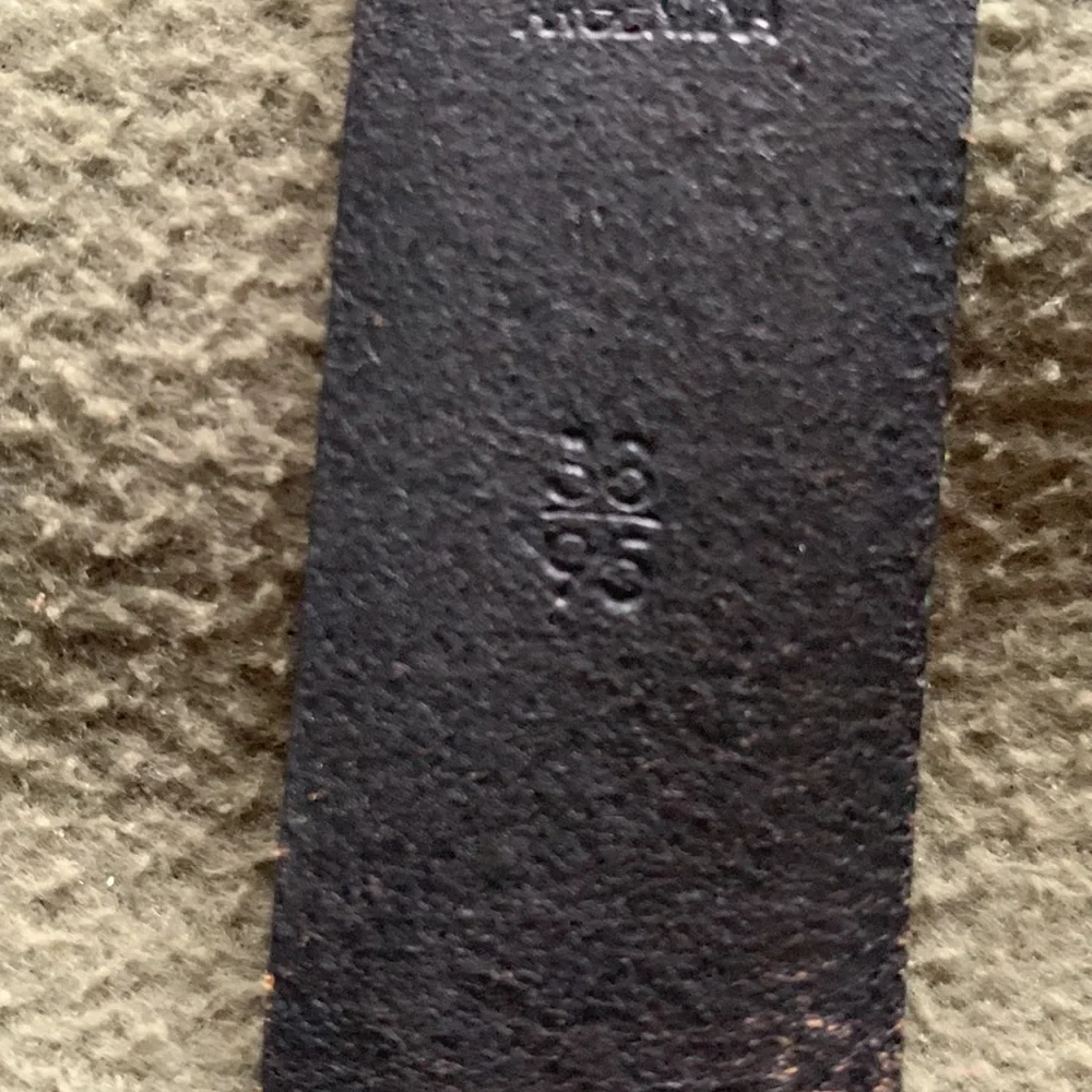 Men’s Chaps black leather dress belt.  Silver buckle.  Size 38 - Picture 9 of 9